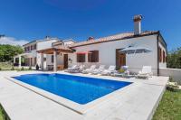 Bazén v ubytování Holiday home in Labin/Istrien 8880 nebo v jeho okolí