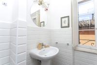 A bathroom at S190 - Sirolo, trilocale in piazza
