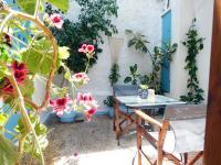 Vonkajšia záhrada v ubytovaní Tasoula Guest House