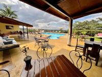 Bazén v ubytování Pink Flamingo Boutique Hotel nebo v jeho okolí