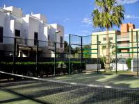 Tenis alebo squash v ubytovaní Residencial Dulcinea - Chalet alebo jeho okolí