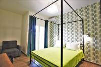 Posteľ alebo postele v izbe v ubytovaní Aethon Airport Project-FREE SHUTTLE by GK Properties