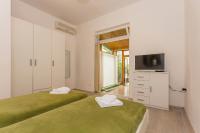 Plán poschodí v ubytovaní Comfortable modern studio with shaded patio