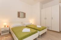 Plán poschodí v ubytovaní Comfortable modern studio with shaded patio