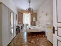 Posteľ alebo postele v izbe v ubytovaní 4BNB - Luxury Mazzini Apartment