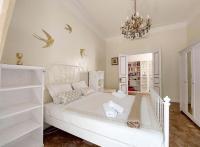 Posteľ alebo postele v izbe v ubytovaní 4BNB - Luxury Mazzini Apartment