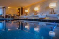 Bazén v ubytovaní Mala Garden Design Hotel alebo v jeho blízkosti