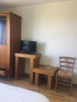 TV a/nebo společenská místnost v ubytování LA CASONA DE RALES VILLAVICIOSA