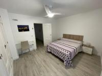 Postel nebo postele na pokoji v ubytování Escondite Real - Royal Hideaway - Vivienda con Fines Turísticos Hospital de San Miguel
