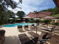 Bazén v ubytovaní El Patio Hotel alebo v jeho blízkosti