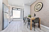 Kuchyň nebo kuchyňský kout v ubytování APARTAMENTOS AVENIDA DE AMERICA