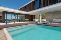 Bazén v ubytování Luxury Villa Sunray 1 nebo v jeho okolí