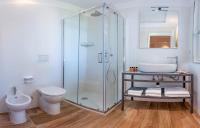 A bathroom at Hotel Angelina