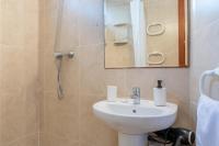 A bathroom at Apartamento Carabela Dali 113