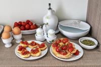 Jedlo v ubytovaní bed & breakfast alebo blízkom okolí
