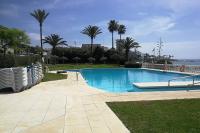 Bazén v ubytovaní Apartamento en urb primera linea de playa alebo v jeho blízkosti