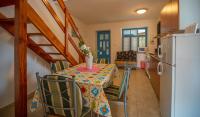 Kuchyňa alebo kuchynka v ubytovaní Holiday Home Grimalda