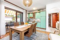 Kuchnia lub aneks kuchenny w obiekcie Apartment Jasna Punat