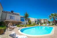 Bazén v ubytování Alacati Marina Palace nebo v jeho okolí