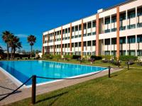 Bazén v ubytovaní Mercure Leonardo da Vinci Rome Airport alebo v jeho blízkosti