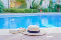 Bazén v ubytování Alacati Marina Palace nebo v jeho okolí