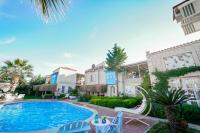 Bazén v ubytování Alacati Marina Palace nebo v jeho okolí