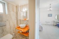 Koupelna v ubytování Alacati Marina Palace