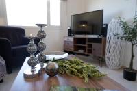 Televízia a/alebo spoločenská miestnosť v ubytovaní Iviskos House Apollonia Sifnos