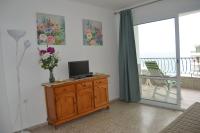 TV a/nebo společenská místnost v ubytování Acapulco Playa 404 Nerja