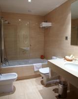 A bathroom at Hotel Coia de Vigo