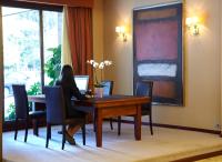A seating area at Hotel Coia de Vigo