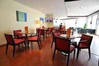 TV a/nebo společenská místnost v ubytování Travelodge Barcelona del Vallés