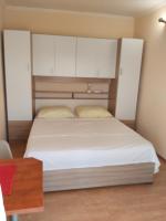 Posteľ alebo postele v izbe v ubytovaní Apartmani Apollo - Drasnice