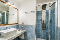 A bathroom at Palazzo Bernardini Suites