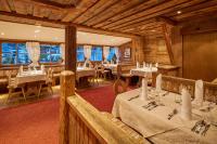 Reštaurácia alebo iné gastronomické zariadenie v ubytovaní Hotel Sunny Sölden