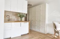 Kuchyňa alebo kuchynka v ubytovaní SZAFIROWE APARTAMENTY 1 kryty basen i sauna RESORT KLIFOWA