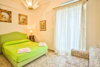A seating area at Apartment with 4 bedrooms in Amalfi