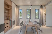 Kuchyň nebo kuchyňský kout v ubytování Luxury Villa Sunray 1