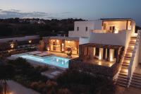 Bazén v ubytování Amodara Boutique Villas-Naxos Boutique Luxury Private Villas nebo v jeho okolí