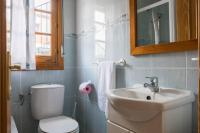 A bathroom at Casa Carrión Caminito del Rey