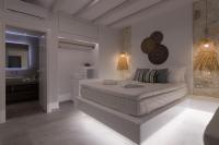 Posteľ alebo postele v izbe v ubytovaní Isalos Villas Naxos