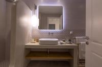 Kúpeľňa v ubytovaní Isalos Villas Naxos