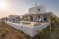 Bazén v ubytovaní Isalos Villas Naxos alebo v jeho blízkosti