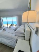 Posteľ alebo postele v izbe v ubytovaní 5 stars 2 bedrooms villa BLUE DREAM village Pisak Croatia