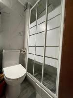A bathroom at Jordans rooms 4