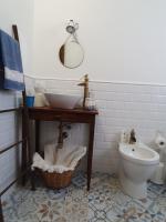 A bathroom at Casa Vacanza Sa Prenda