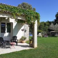 Gallery image of Chambres d&#39;hôtes &amp; jacuzzi - A l&#39;ombre des amandiers in Saint-Martin-dʼArdèche