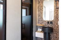 Łazienka w obiekcie Terrazzo Luxury Villas