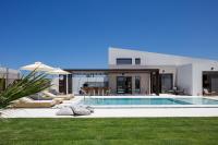 Basen w obiekcie Terrazzo Luxury Villas lub w pobliżu