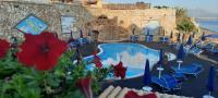 Bazén v ubytovaní Hotel La Martinica alebo v jeho blízkosti